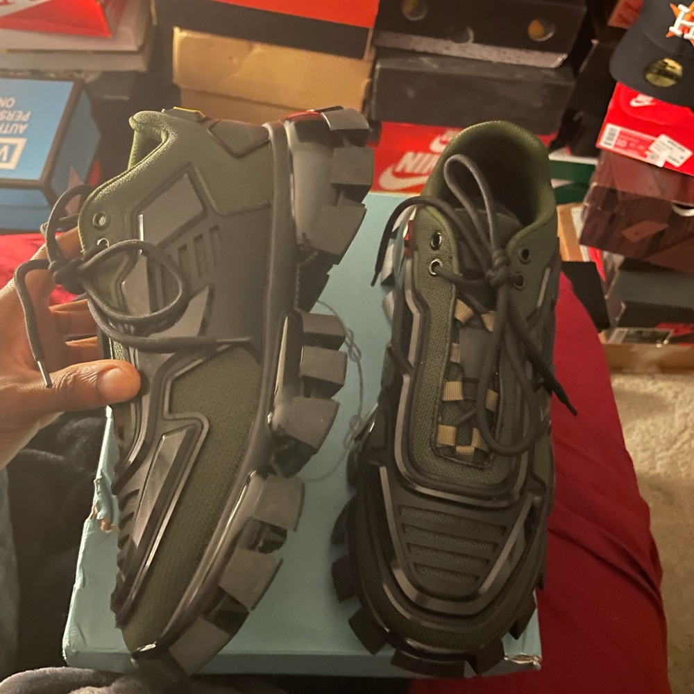 Prada Cloudburst
